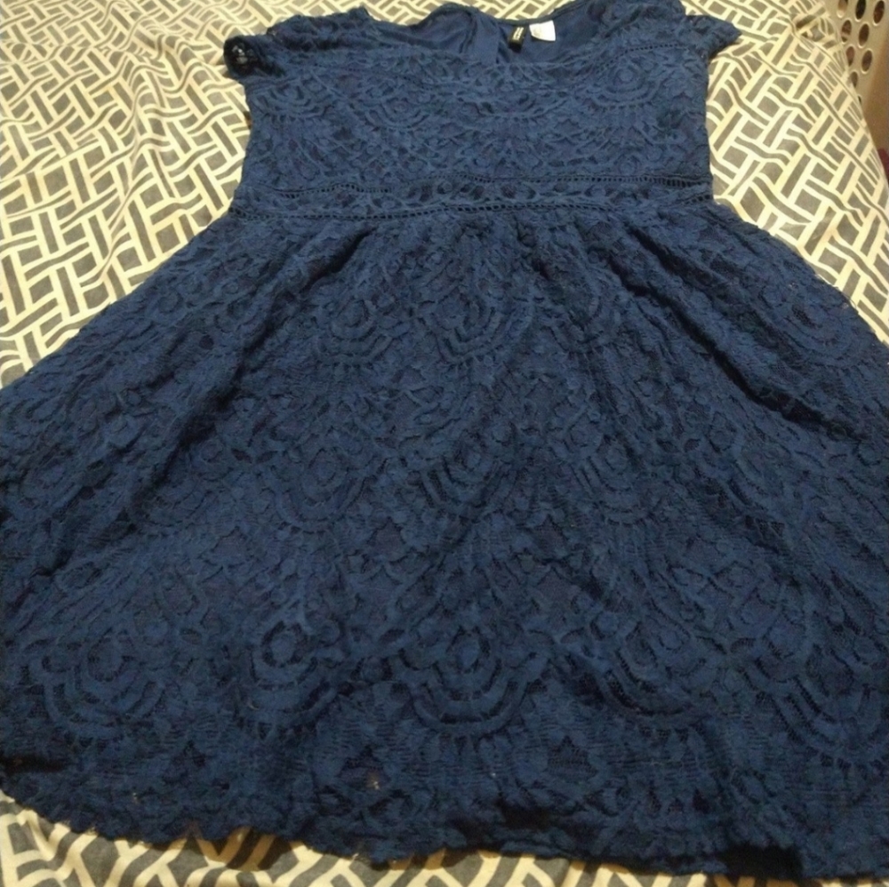 H&M Divided size 12 woman's midi length dress.